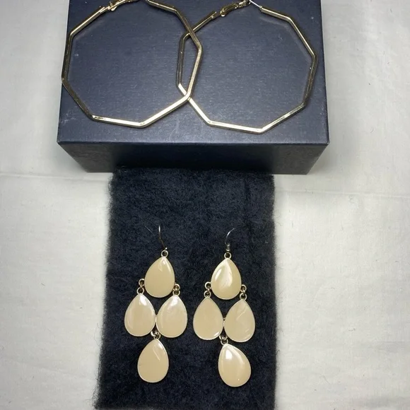 2 Pairs- Elegant Gold and Cream Earrings Set - Picture 2 of 6